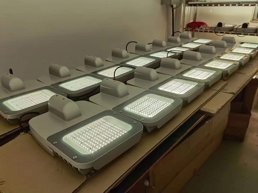 LED street light aging test